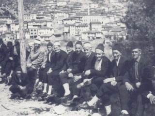 Γέροντες Εχίνος 1960 Τεφρων