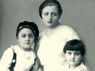 Μάνος Χατζηδάκις 1930